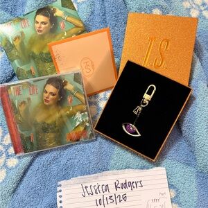 Taylor Swift The Life of a Showgirl Sweat and Vanilla Perfume Edition